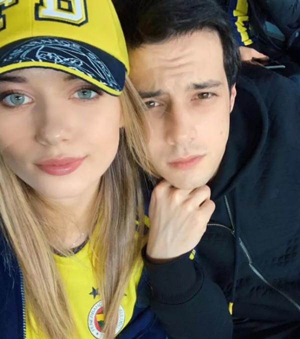 Mert Yazıcıoğlu Afra Saraçoğlu'nu sildi!